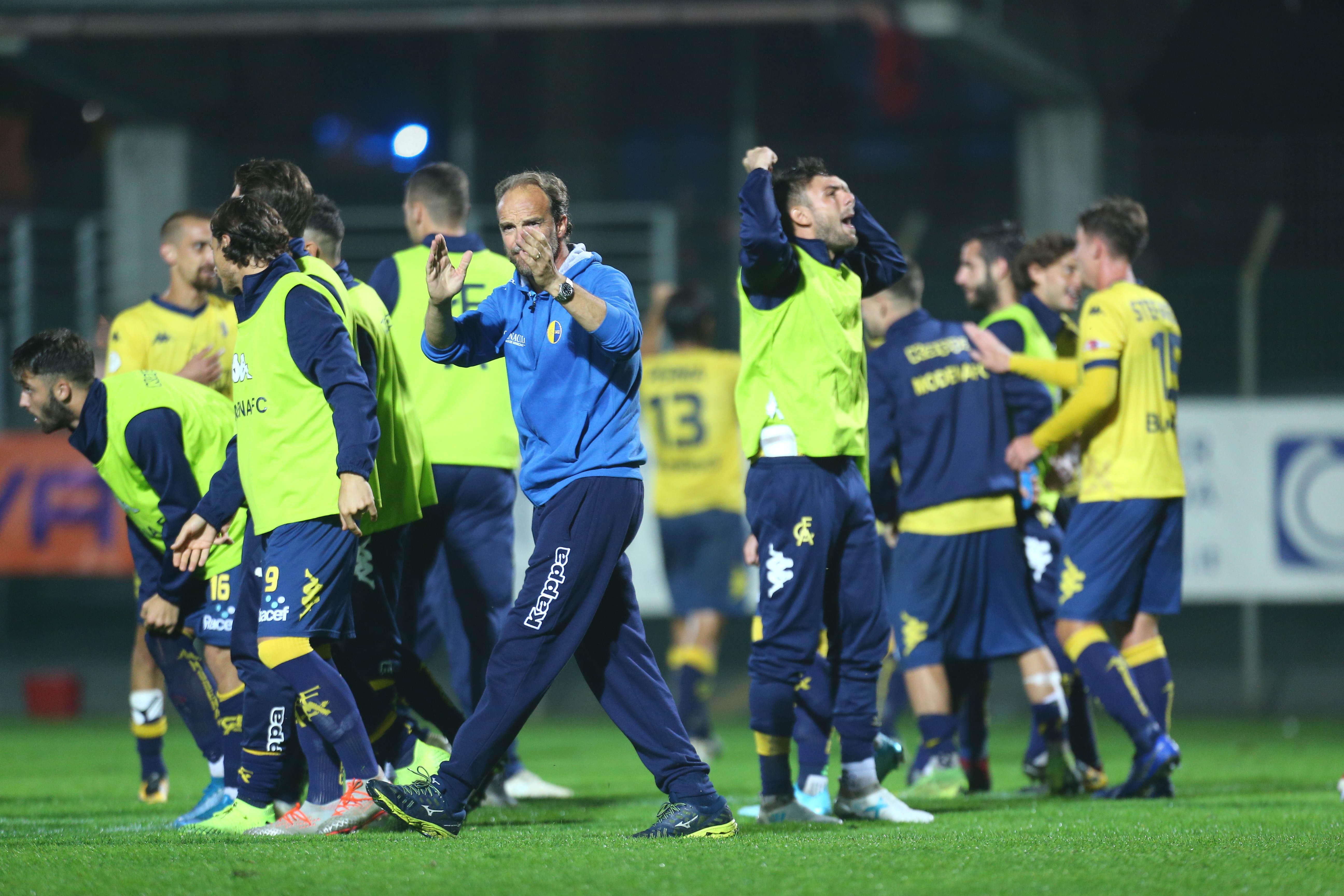 Il derby è gialloblù: il Modena passa a Carpi di rigore