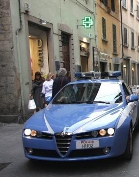 Tentata rapina in centro ai danni di un coetaneo per rubare un cellulare 