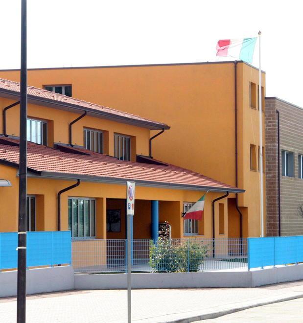 La preside con i genitori «Servono altri spazi per gli alunni di Quiesa» 