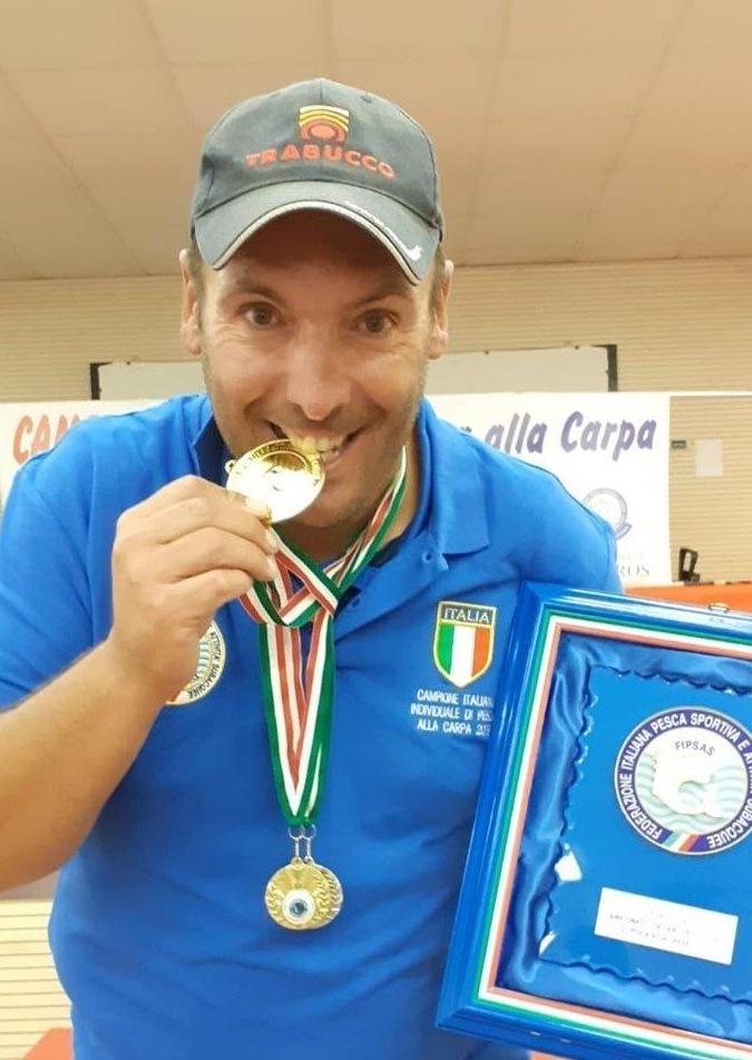 L’ozierese Fenu sul lago di Cuga vince il campionato italiano