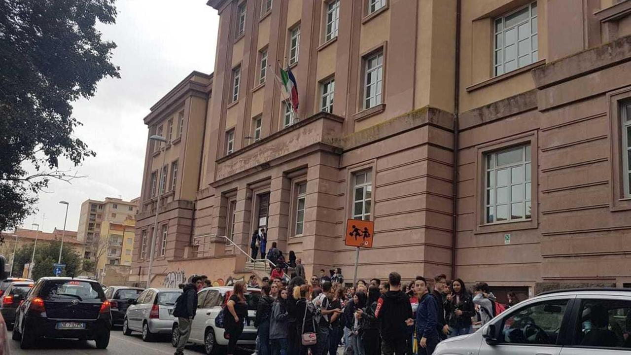 Al Tecnico Ruju esplode la protesta degli studenti 
