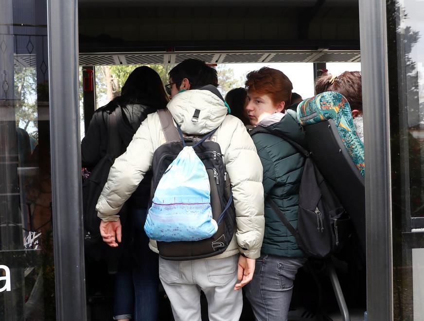 Lido Spina, disagi per il trasporto a scuola: «Risolto subito il problema» 
