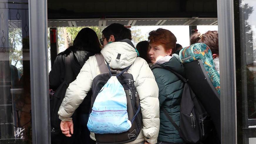 Lido Spina, disagi per il trasporto a scuola: «Risolto subito il problema»