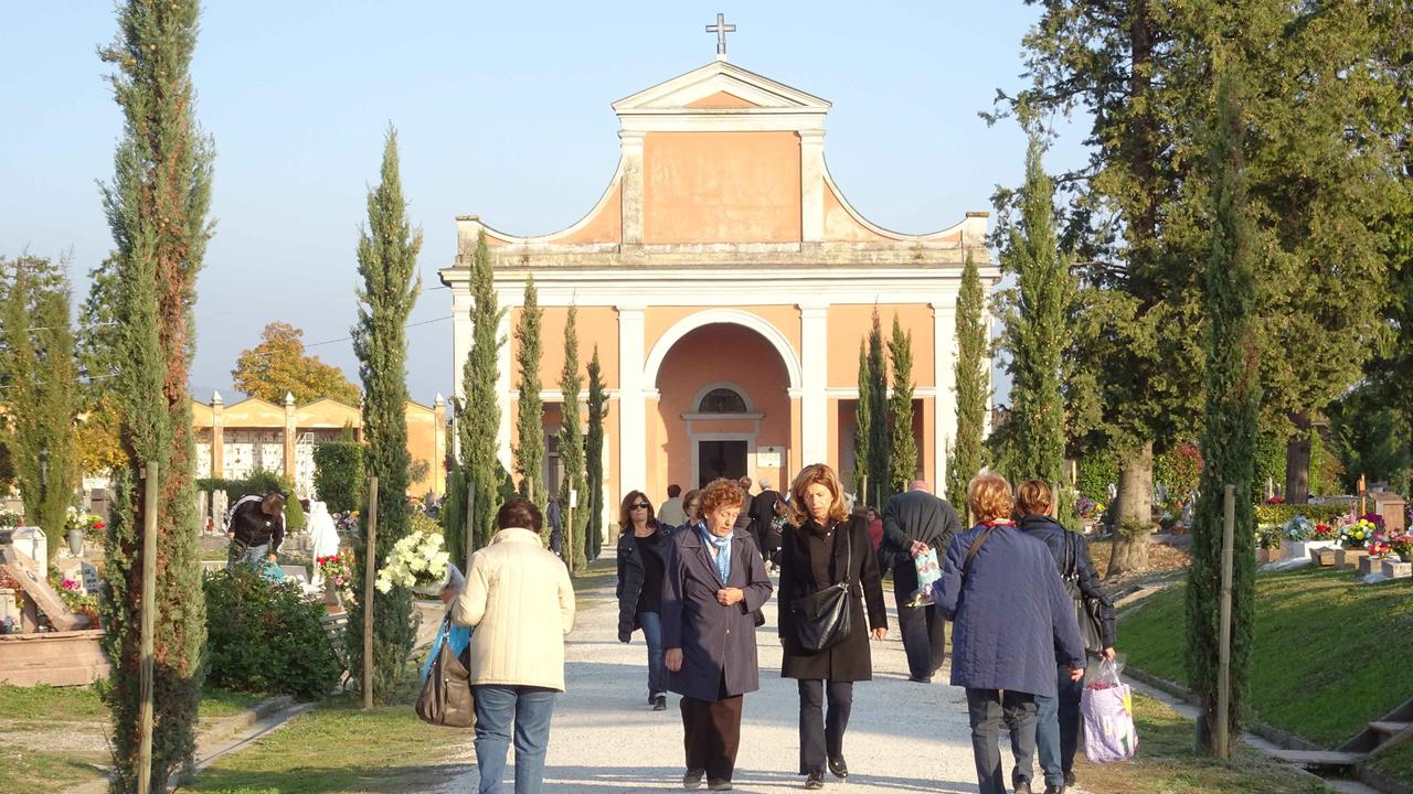 Cimiteri comunali, cambia la gestione. Stop a Co&So, ha vinto una coop di Torino