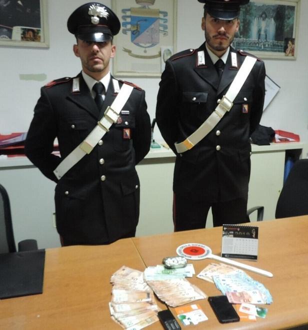Il materiale sequestrato dai carabinieri