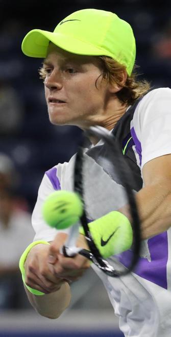 Sinner, onorevole ko con Monfils Il ragazzino entra nella top 100