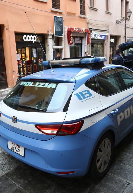 Tenta il furto alla Coop Via Mazzini va in tilt