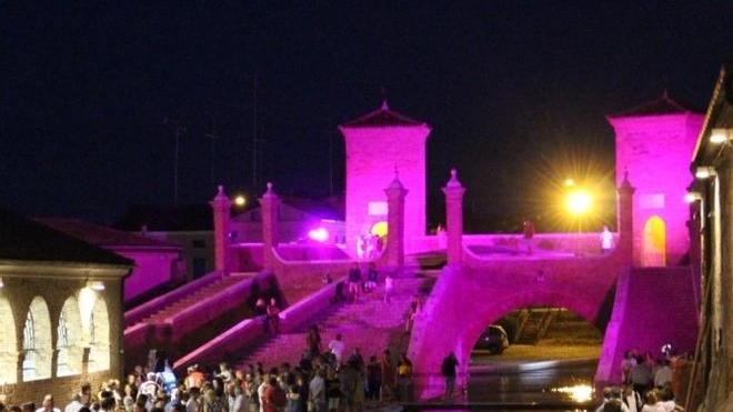La Torre dell’orologio si illumina di rosa