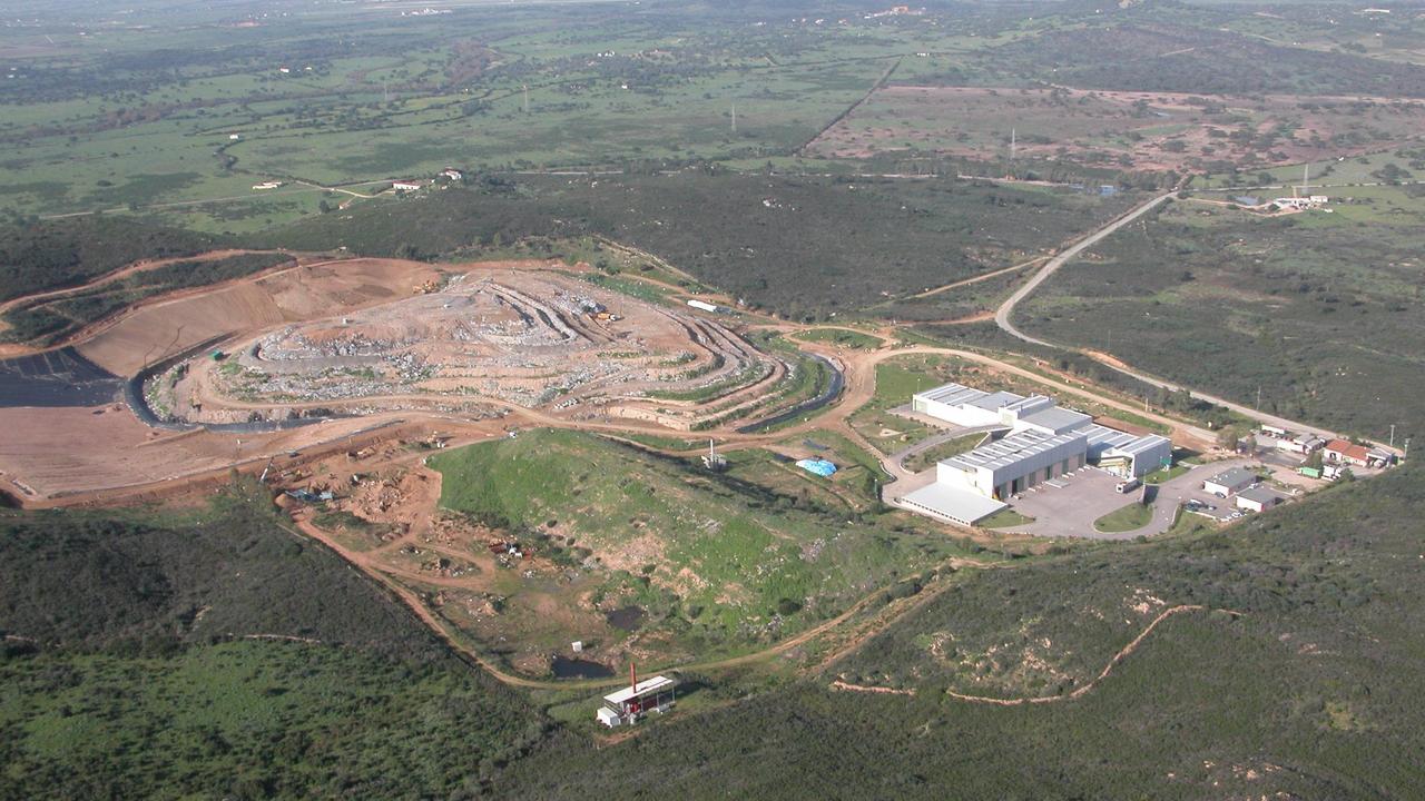 Una veduta della discarica di Spiritu Santu