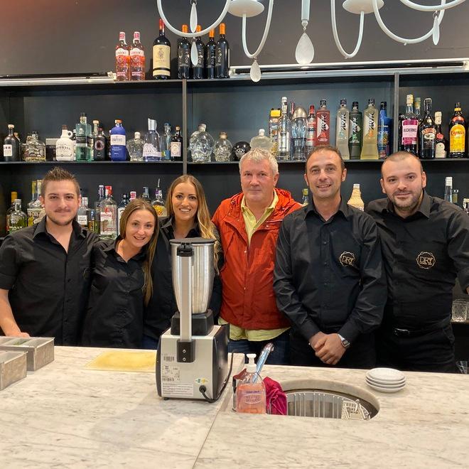 Il Dry Lounge Bar è protagonista della movida di piazza Mercurio 