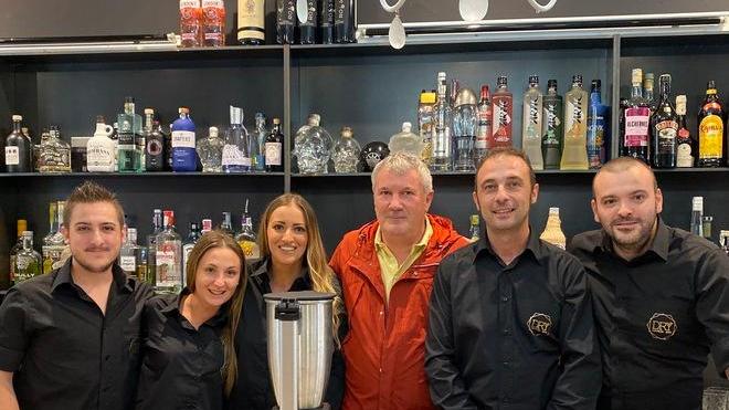 Il Dry Lounge Bar è protagonista della movida di piazza Mercurio