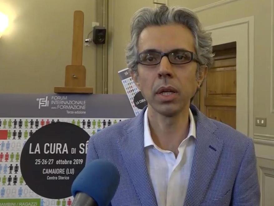 «Prendersi cura di se stessi per sfuggire all’omologazione»