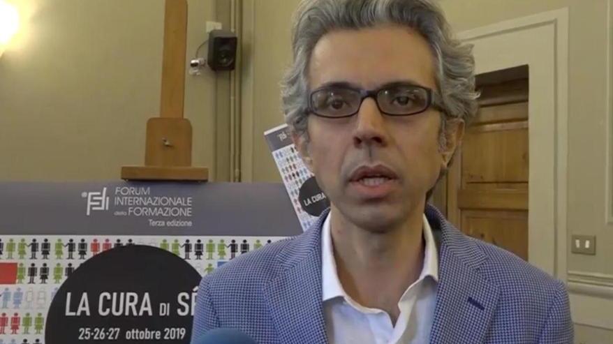 «Prendersi cura di se stessi per sfuggire all’omologazione»