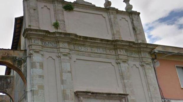 Atti vandalici, la chiesa chiude dopo l’ora di pranzo