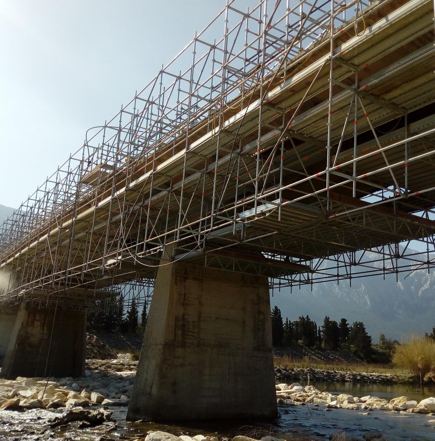 Oloé, pioggia di fondi ma il ponte resta chiuso 