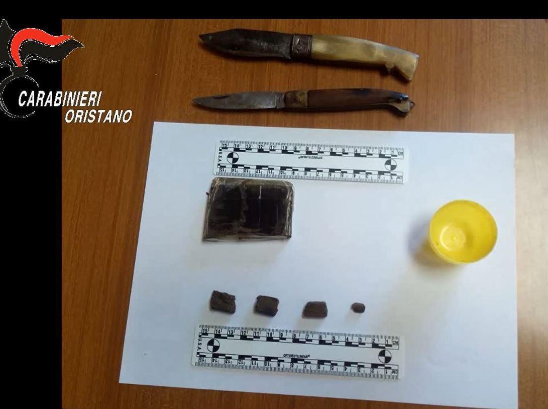 Droga e coltelli, due denunce 