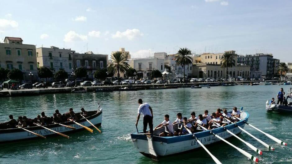 Quindici vogatori del Pira a Molfetta