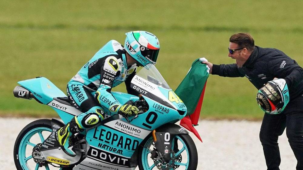 Moto 3, Dalla Porta campione del mondo: "La vittoria la dedico alla mia nonna Nicoletta"