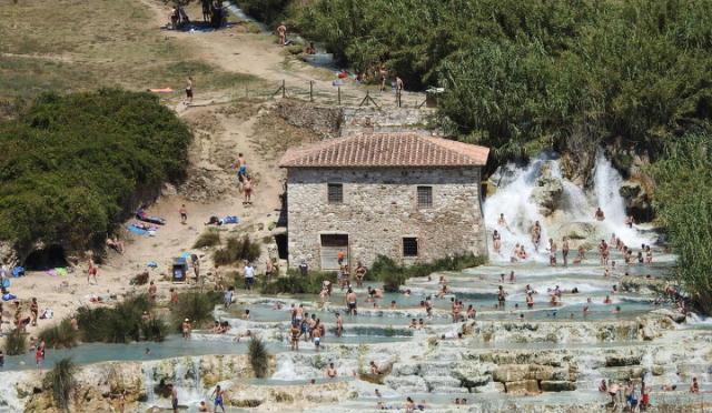 Le mitiche Cascatelle tornano al privato, Terme di Saturnia non ridà la convenzione 