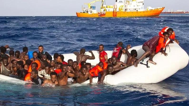 Migranti, numero in calo e crollo dei clandestini