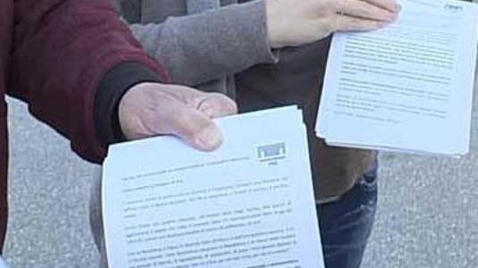 La lettera al prefetto distribuita al mercato di via Paparelli