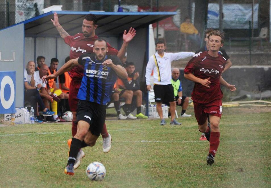 Piombino al Magona con la Real Cerretese Catalano: «Occhio, sono le partite peggiori» 
