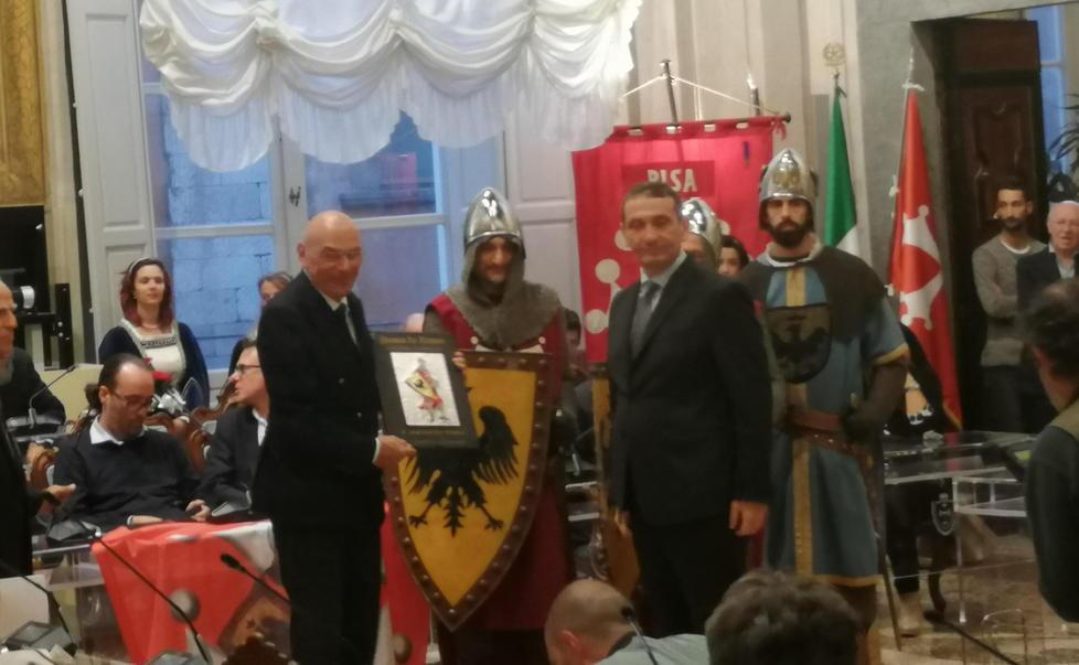 Sala delle Baleari piena per la premiazione del Guerriero Pisano 