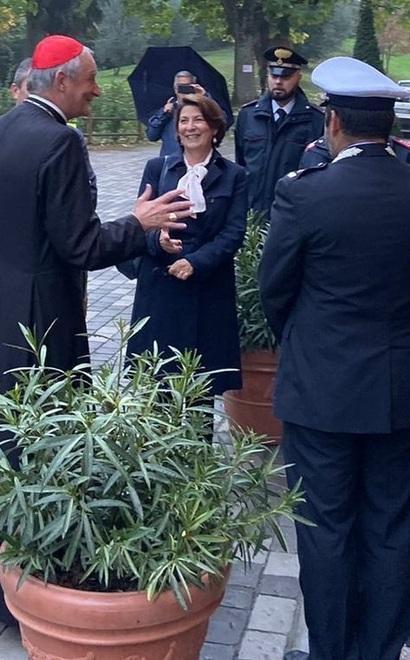 Il cardinale Zuppi in visita