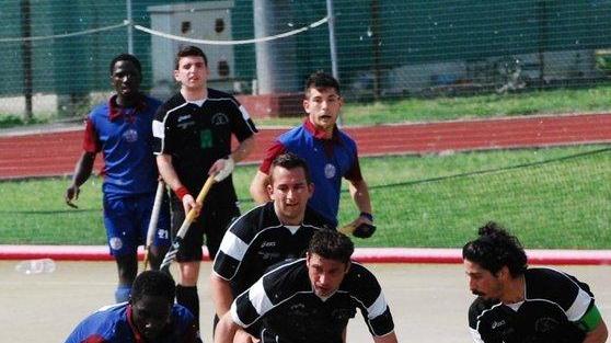 Il campo da hockey al taglio del nastro