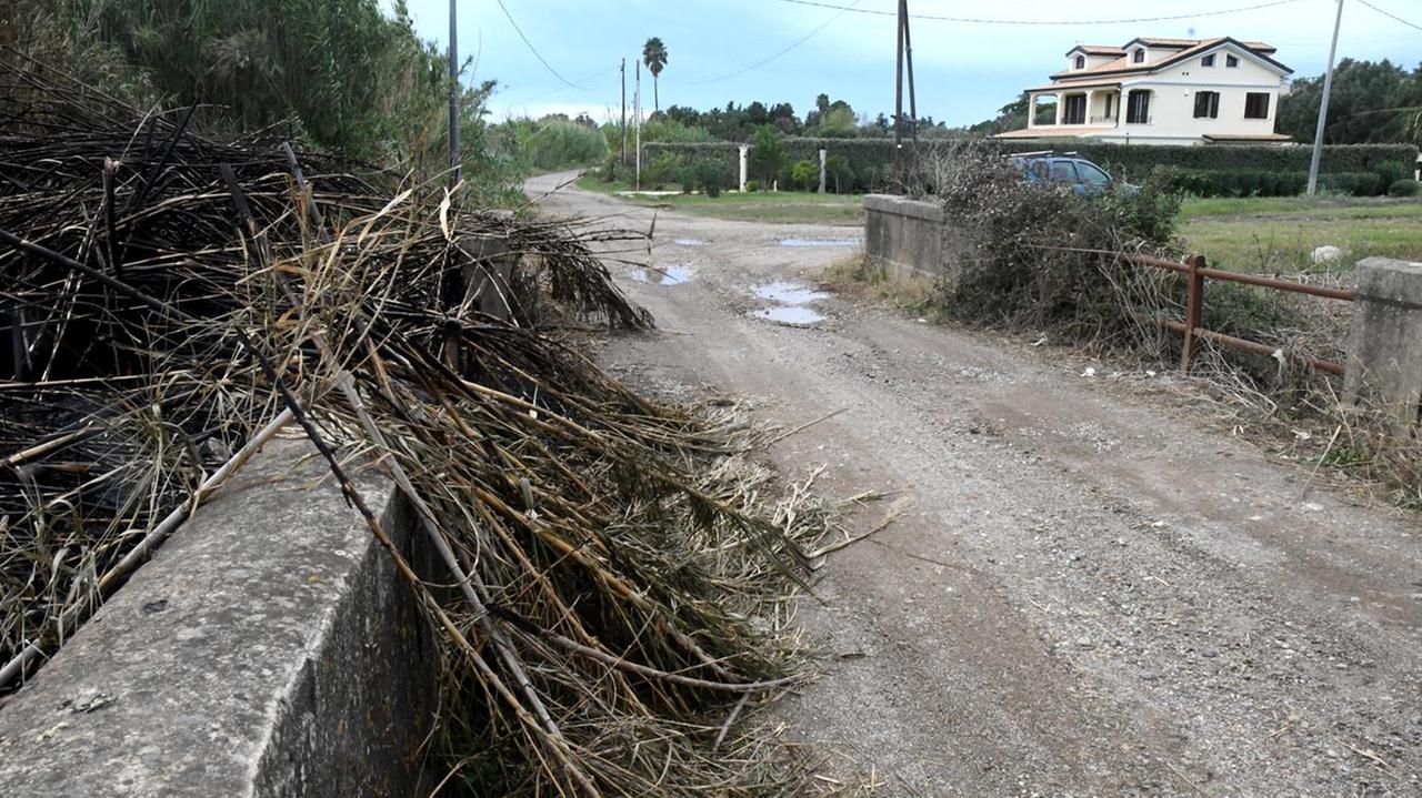Bonifica in ritardo dopo le fiamme