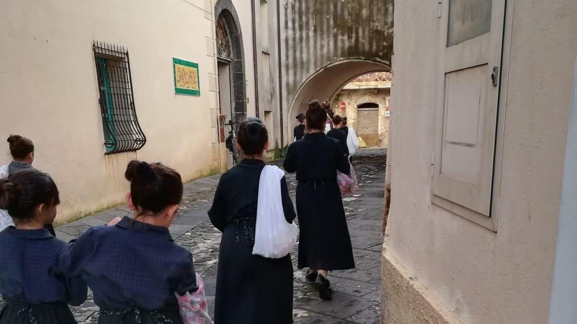 Orosei, le Janas rinnovano la tradizione di “Su peticocone”