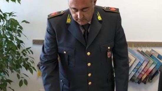 Sbarca dalla nave con 16 ovuli di droga in corpo