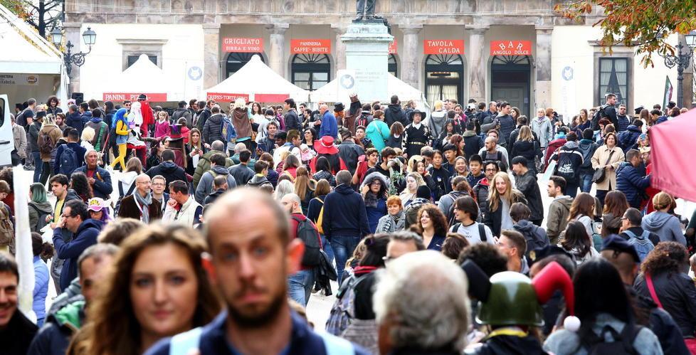 Prenotano la stanza e pagano la caparra ma la casa non c’è: decine di truffati 
