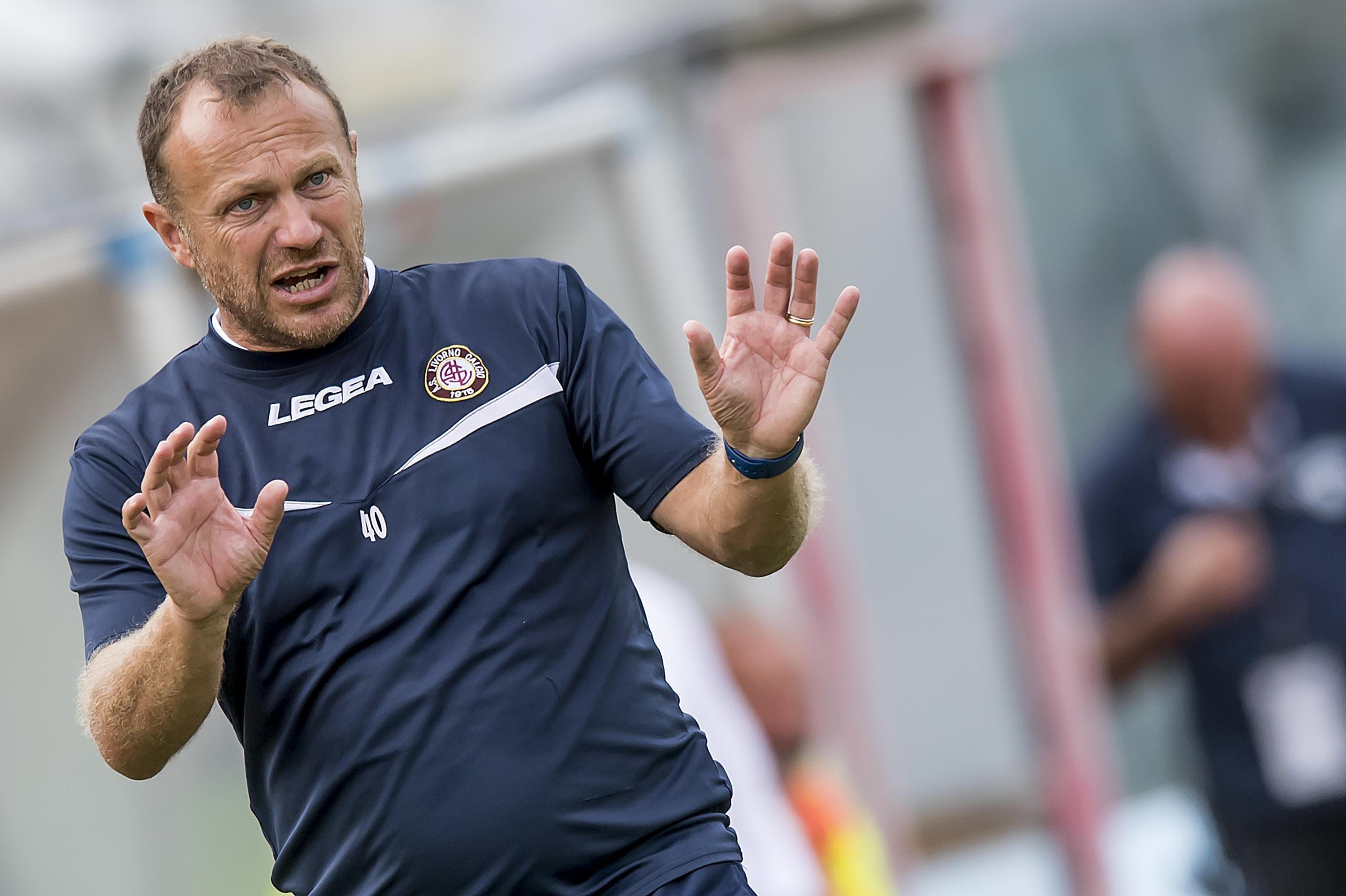 Breda e la locandina del Tirreno per caricare la squadra