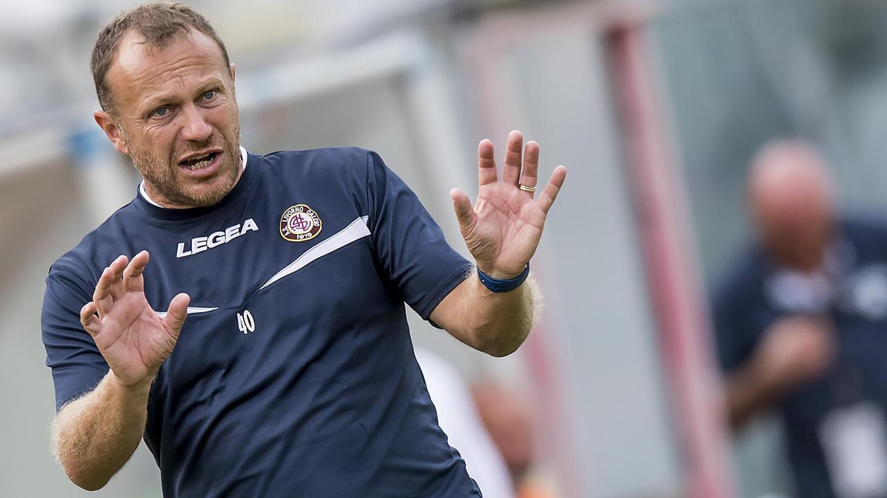 Breda e la locandina del Tirreno per caricare la squadra