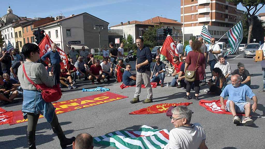 Il blocco degli operai Sanac sull'Aurelia