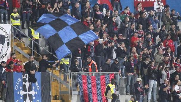 Curva ospiti con zero “Tesserati” Tarantini in gradinata con i pisani