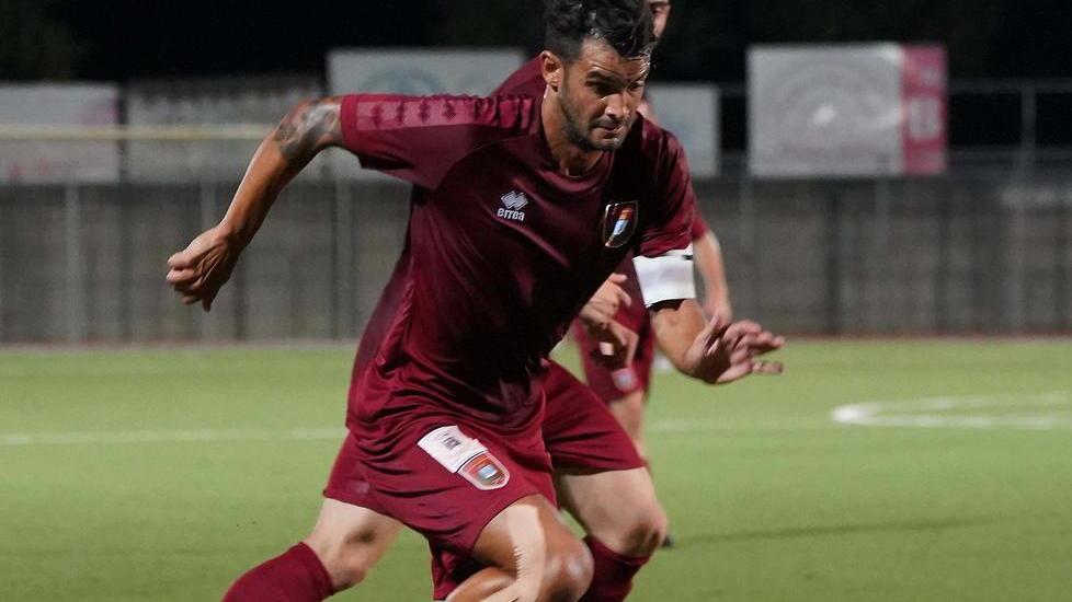 Il Pontedera a Gozzano spreca troppo ma il punto vale i piani alti della classifica