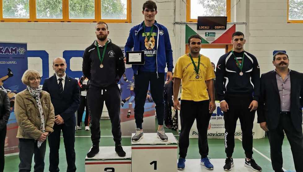 Wrestling Bulldogs scatenati Morarasu fa piazza pulita