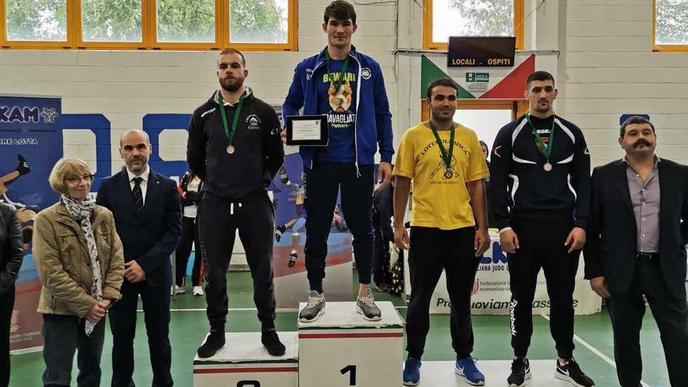Wrestling Bulldogs scatenati Morarasu fa piazza pulita