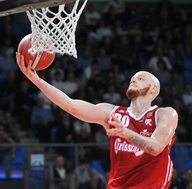La Grissin Bon spegne Pesaro e si installa ai piani alti 