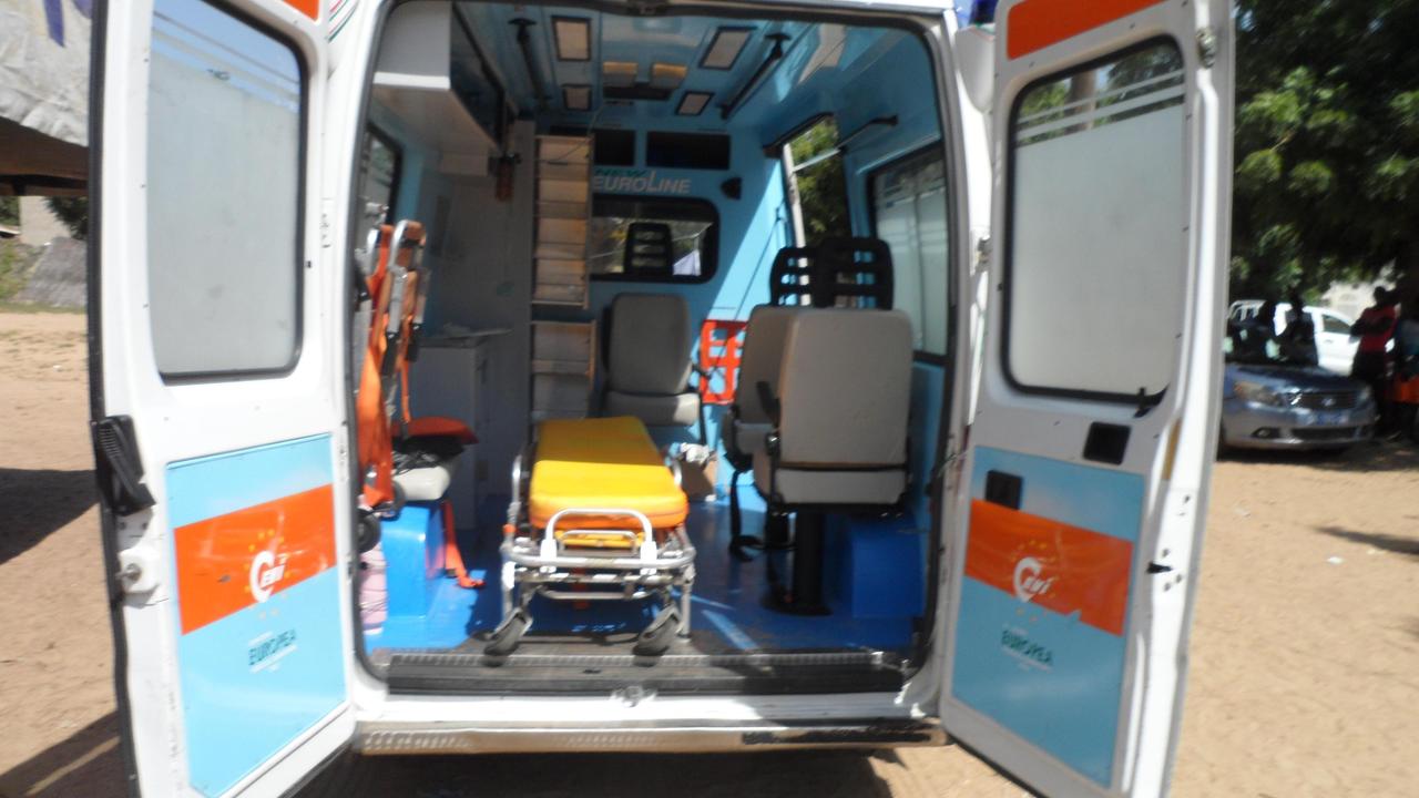 Rischia di amputarsi un dito con la mola, ma rifiuta il ricovero in ospedale