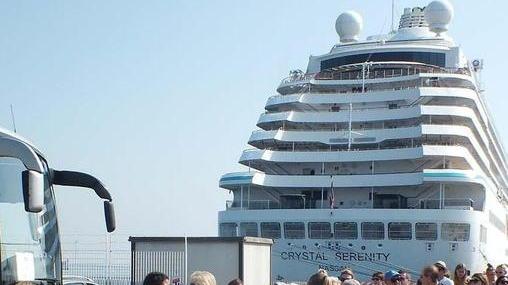 Oltre 2mila crocieristi arrivano su due navi per visitare la città