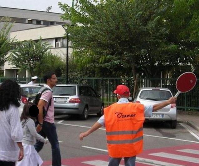 Auser cerca volontari: caffè e brioche ai nonni per fare i “vigili” e gli autisti 