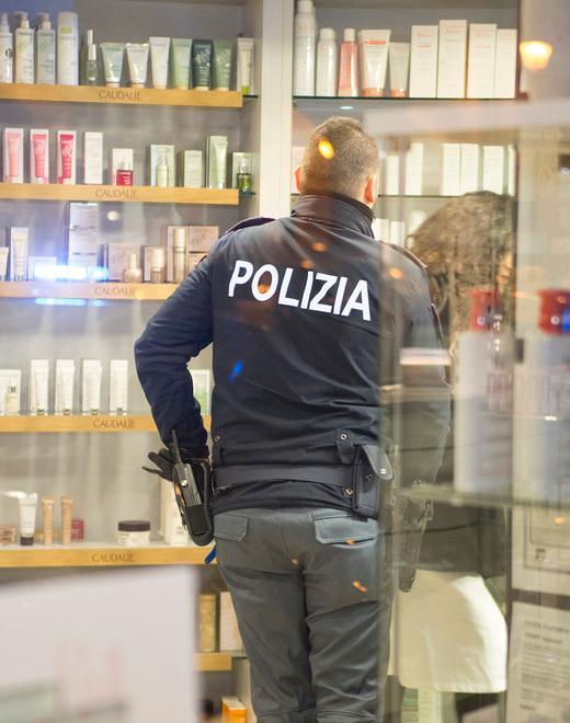 Rapinò con il cutter due farmacie del centro Condannato a 5 anni 