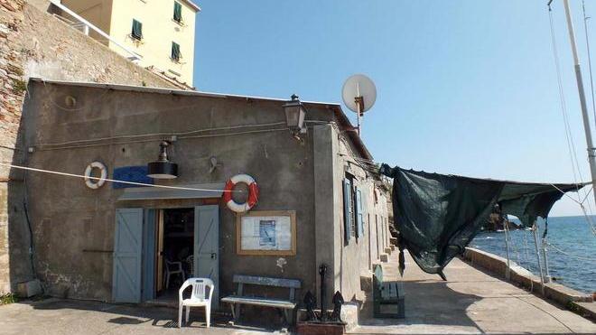 Porticciolo, cancelli contro i vandali