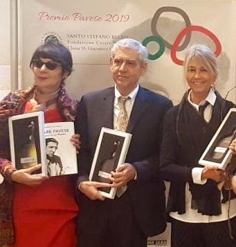 Alla Sgarbi il premio Pavese per l’editoria