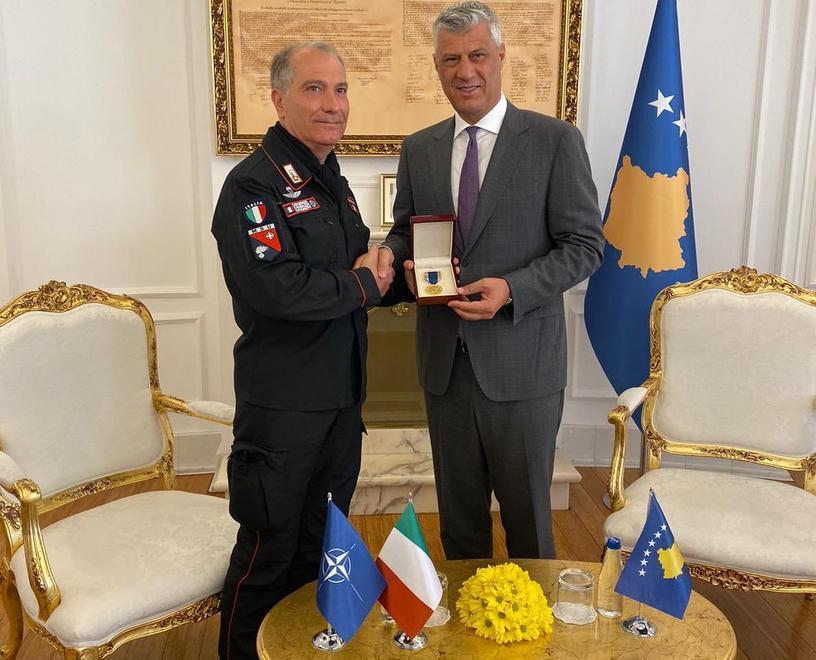 Il colonnello reggiano Ruggiero Capodivento premiato dal Kosovo 