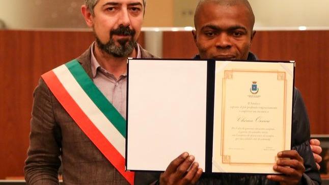 Soliera. Premiato il profugo che salvò una donna