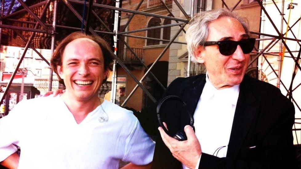 Il maestro Guaitoli: «Quando ascolto l’ultimo disco di Battiato rivivo il pathos della tournée da Roma a Carpi»